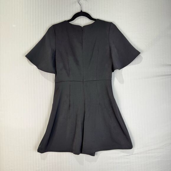 Aloha Studio Black V-Neck Romper Medium Flutter Sleeves Hand Pockets Back Zip - Picture 4 of 7